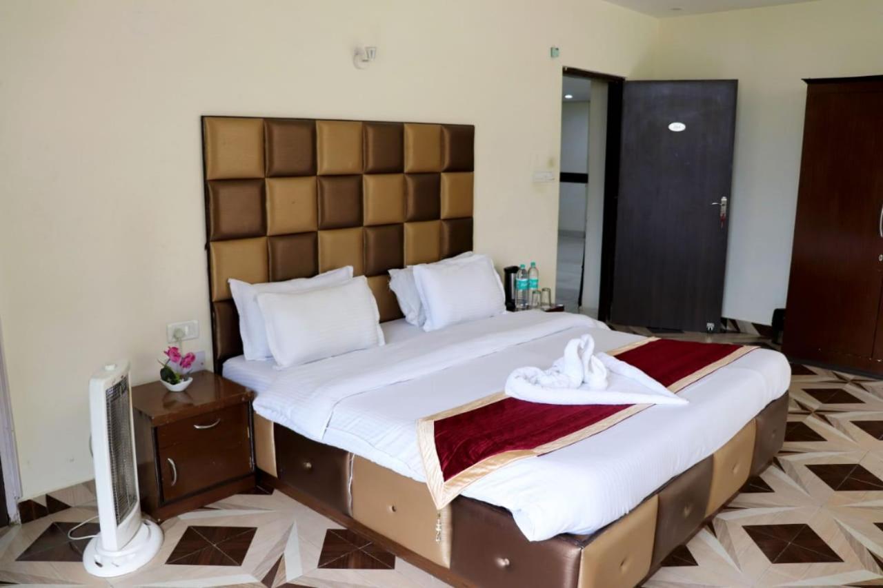 Adb Rooms Snow Touch Resort - Manali (Himachal Pradesh) — Photos 3